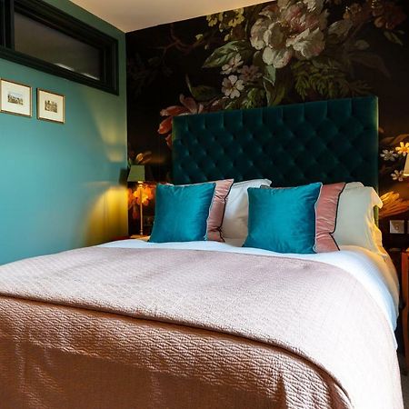 Red Lion Bed & Breakfast Лондон Екстериор снимка